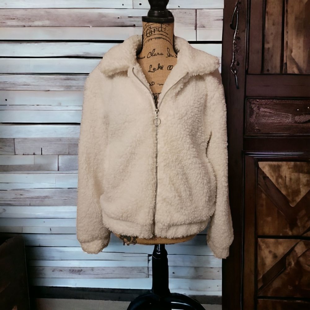 Ambiance Outerwear Fluffy Jacket Size Medium